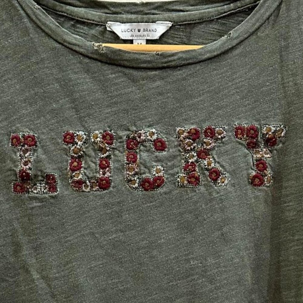 Vintage LUCKY Brand flower logo tee shirt (late 1990's- early 2000's)